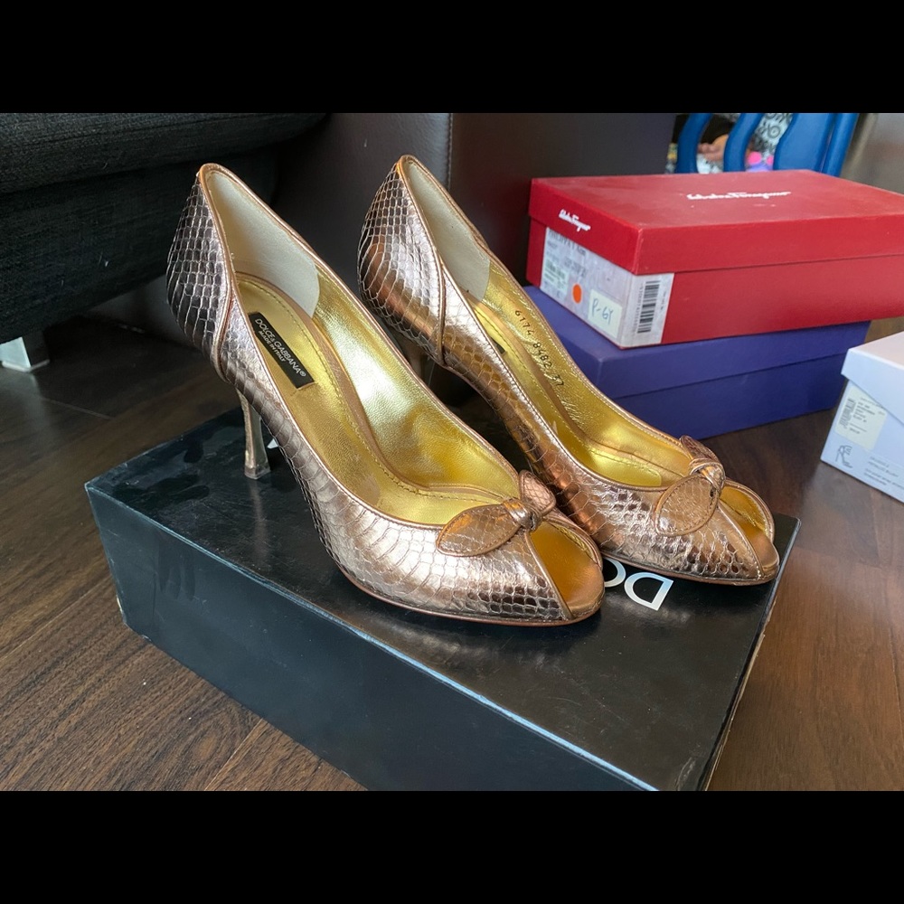Like New D&G Metallic Heels